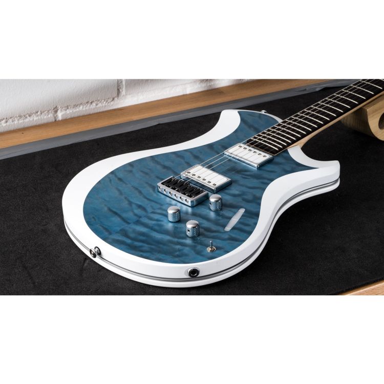 E-Gitarre-Relish-Modell-Mary-ONE-Piezo-blue-white-_0002.jpg