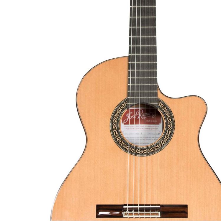 klassische-Gitarre-Ramirez-Modell-Cut-1-Cutaway-Ze_0002.jpg