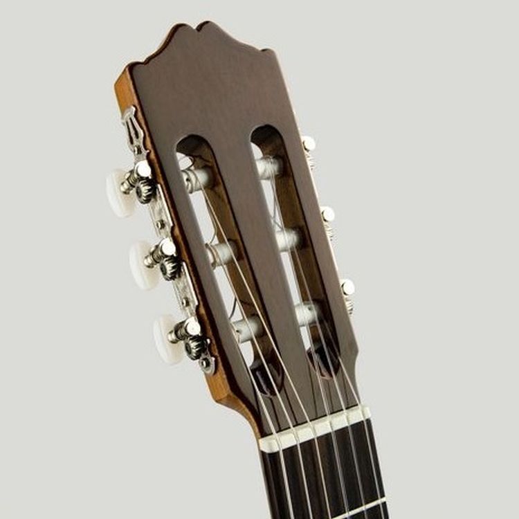 klassische-Gitarre-Cuenca-Modell-30-Senorita-Zeder_0003.jpg