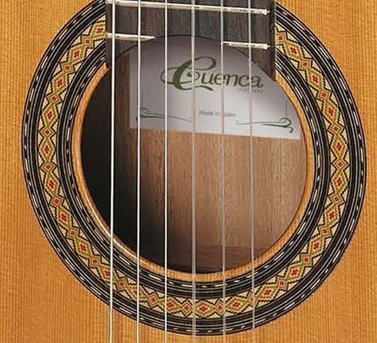 klassische-Gitarre-Cuenca-Modell-30CE1-Zeder-massi_0002.jpg
